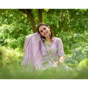 Ensemble de costume en crêpe de chiffon respirant pour femme Bloom Lavender, taille XS - Product Image 1