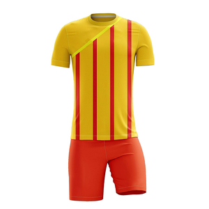 ชุดเสื้อและกางเกงฟุตบอลสำหรับผู้ใหญ่ โพลีเอสเตอร์ 100% พร้อมบริการพิมพ์ลายแบบซับลิเมชั่นตามสั่ง ระบายอากาศได้ดี เหมาะสำหรับชุดฝึกซ้อมฟุตบอล - Product Image 1