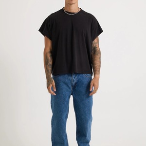 Camiseta Corta de Alta Calidad para Hombre, Color Negro Sólido, Diseño Personalizado, Precio al por Mayor Económico - Product Image 3
