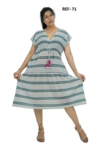 Robe midi kaftan en coton teint en fil, col en V, fabriquée par le fabricant - Product Image 3