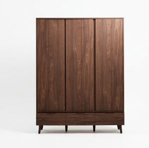 Le placard en bois Naran allie une texture de bois riche, un grand espace de rangement et un design moderne élégant pour un look intérieur raffiné. - Product Image 1