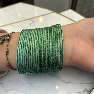 Juego de Brazaletes Verdes con Brillantina para Mujer, Brazaletes Apilables Clásicos de Aleación, Joyería - Product Image 2