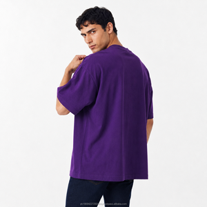 เสื้อยืดโอเวอร์ไซส์ผู้ชายแบบซักพิเศษ ขายส่งจำนวนมาก รับผลิตแบบ OEM ผ้าฝ้ายเปล่า พิมพ์โลโก้ตามสั่ง เสื้อผ้าลำลองแนวสตรีทแวร์ - Product Image 3