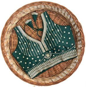 Chemisier moderne à col en V avec fil à paillettes Broderie tissée et décorative à la mode pour les mariages - Product Image 3