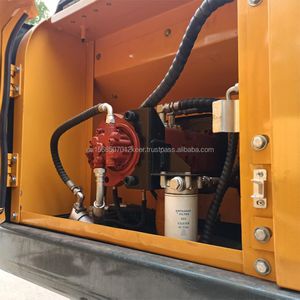 Excavatrice sur chenilles d'occasion Hyundai R220LC-9S de 22 tonnes avec moteur Cummins et pompe – Fonctionnement flexible et stable, équipement de construction - Product Image 5