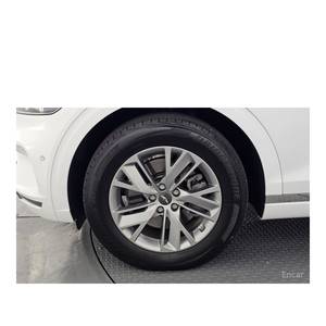 Genesis GV70 2.5T AWD Essence SUV 2024 avec 12 616 km, Volant à Gauche, Boîte Automatique, Sièges en Cuir, Caméra Arrière - Product Image 5