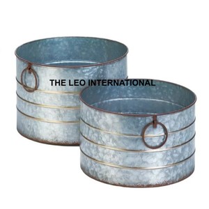 Pots de fleurs créatifs en métal pour projets d'aménagement paysager de maisons, hôtels et jardins, avec motifs minimalistes modernes et plantes vertes - Product Image 1