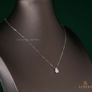 Collar Solitario Clásico Minimalista con Diamante Cultivado en Laboratorio en Forma de Pera, Cadena para Uso Diario, Regalo de Graduación Personalizado para Mujer, Oro - Product Image 2