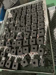 Meilleur rapport qualité-prix Charbon de chicha en coque de noix de coco fabriqué à la machine, longue durée, 6,71 % de cendres, 5,6 % d'humidité totale, briquettes de chicha du Vietnam - Product Image 6