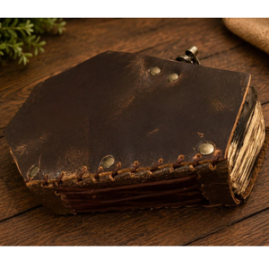 Diario de Cuero Hecho a Mano, Libro de Hechizos Gótico, Papel con Bordes Quemados, Cuaderno de Bruja, Diario de Vampiro, Grimorio de Halloween - Product Image 3
