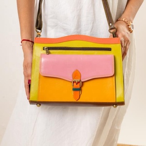 ชุดเดรสสตรีสไตล์วินเทจหนังนิ่มแท้แบบครอสบอดี้กระเป๋าถือลายนูนเลเซอร์เดี่ยวสำหรับผู้หญิง - Product Image 1