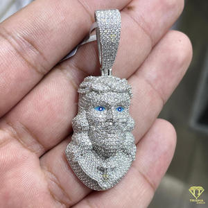 Pendentif de personnage 3D haut de gamme avec diamant Moissanite, en argent sterling 925, entièrement serti d'accentuations bleues, bijoux Hip Hop - Product Image 4