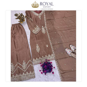 Meilleure collection de vêtements de style indien pour les occasions festives, collection de créateurs en pure soie chinon avec broderie et travail de sequins, ensemble sharara - Product Image 2