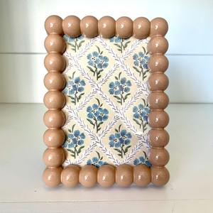 Cadre en résine de haute qualité pour photos de mariage, design élégant avec finition transparente et structure robuste, disponible à un prix abordable - Product Image 5