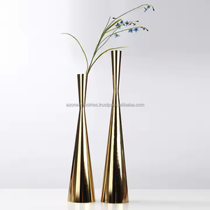 Azora industries-Accessoires pour dîner romantique aux chandelles faits à la main en plastique moderne de petite taille - Product Image 1