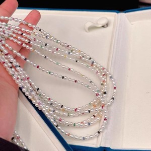 Collier polyvalent en perles d'eau douce de 3-4 mm, luxe simple avec cristaux colorés, accessoires doux, cool et ludiques - Product Image 3
