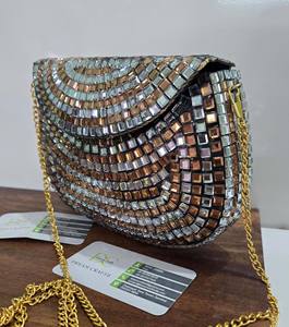 Dream Crafts India DCCB54 - Bolso de mano de noche de diseño con mosaico, patrón de media luna, cristal, metal, Kundan y trabajo de espejo para mujer - Product Image 4