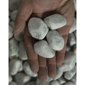 Galets blancs de Carrare 15-25 mm - Sacs de 25 kg - Product Image 1