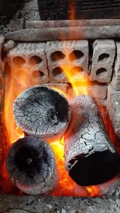 <b>BBQ</b> CHARCOAL 100% HARDWOOD FROM VIETNAM NO SPARK NO SMOKE READY TO EXPORT BIWOOD COMPANY - Product Image 5