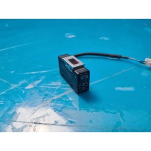 Cabezal de Sensor Fotoeléctrico Yamatake HPA-E23 Usado Como Está, Piezas de Equipos Semiconductores de Época - Product Image 1