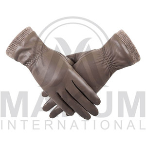 Fashion Warm Winter Windproof Genuine Leather Customer Demanded Dressing Gloves Cheap Price Plain Style Fashion Leather Gloves - Product Image 5