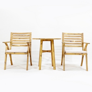 Meilleures ventes - Ensemble bistrot minimaliste en bois d'acacia, chaises pliantes pour salle à manger extérieure avec coussins doux, respectueux de l'environnement - Product Image 1