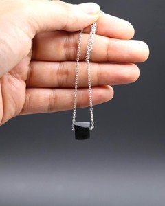 Collar con Colgante de Turmalina Negra Natural, Gema de Cristal, Joyería Curativa Hecha a Mano, Regalo de Moda para Mujeres y Hombres - Product Image 2