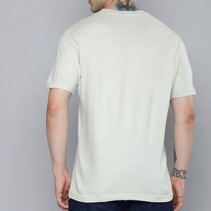 เสื้อยืดคอกลมแขนสั้นผ้าฝ้าย 100% สีพื้นแบบกำหนดเอง - เป็นมิตรกับสิ่งแวดล้อม ป้องกันรอยยับ ระบายอากาศได้ดี เหมาะสำหรับโปรโมชั่น ใส่ได้ทั้งชายและหญิง สวมใส่สบายๆ - Product Image 3