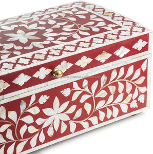 Boîte à bijoux carrée en bois avec incrustation de nacre faite à la main, décor mosaïque, pour femmes et filles - Fabriquée en résine et MDF - Product Image 5