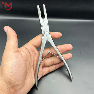 Pinzas Quirúrgicas Beyer Curvas de 18 cm y 4.0 mm, Instrumento Manual Clase I para Uso en Operaciones Quirúrgicas - Product Image 1