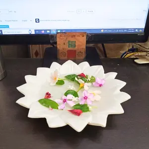 Cuenco de Mármol Tallado Artesanal, Decoración de Lujo para Comedor, Hecho a Mano, Forma de Flor Contemporánea, Decoración para el Hogar para Aniversario - Product Image 1