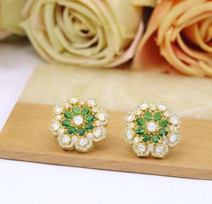 Pendientes Kundan de Moissanita Chapados en Oro Radiante de Primera Calidad, Hermosos para Mujeres y Niñas, Ideales para Bodas y Fiestas - Product Image 1