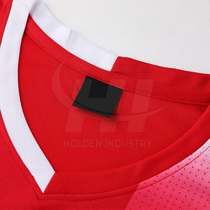 เสื้อฟุตบอลพรีเมียม คุณภาพเยี่ยม ตะเข็บเย็บอย่างดี เนื้อผ้าทนทาน เหมาะสำหรับการแข่งขัน - Product Image 4