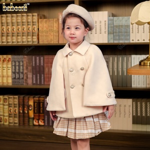 Ensemble Manteau Cape Beige et Jupe Plissée à Carreaux Automne Écoresponsable Vente en Gros ODM Vêtements Décontractés pour Bébés Filles DR4276 - Product Image 3