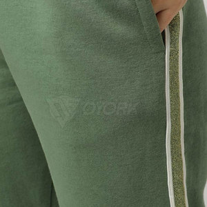 Vêtements de sport de haute qualité, survêtement tendance pour femmes, vêtements de course, survêtement fabriqué au Pakistan - Product Image 6