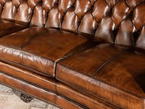 Sofá Chesterfield Vintage de Cuero Marrón de Tres Plazas con Respaldo Acolchado, Brazos Enrollados y Patas de Madera Maciza para Sala de Estar - Product Image 2