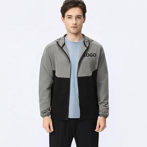 ผู้ผลิต OEM รับผลิตตามสั่ง ชุดวอร์มไนลอนสตรีทแวร์ กางเกงจ็อกเกอร์ เสื้อแจ็คเก็ตกันลมแบบมีซิปสะท้อนแสงสำหรับผู้ชาย - Product Image 4