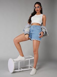 Shorts de mezclilla ecológicos para mujer, de cintura media, con volantes, dobladillo deshilachado, cinturón, corte regular, casuales, de verano, de algodón - Product Image 1