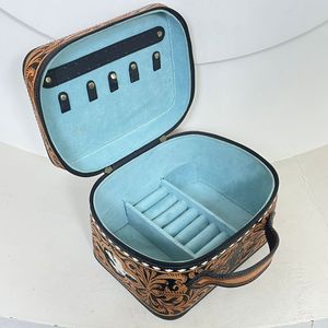 Organisateur de cosmétiques personnalisé de grande taille 2025, multifonctionnel, rangement essentiel pour le maquillage, étui à cosmétiques en cuir artisanal pour femmes avec poignée - Product Image 6