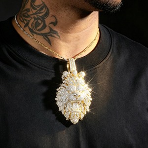 Oferta Especial: Colgante de Moissanita Estilo Hiphop, Joyería de Lujo Duradera y a la Moda para Uso Casual y de Fiesta, Disponible a Precio de Mayoreo - Product Image 2