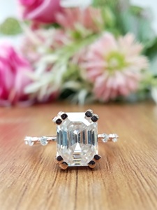 Anillo de Compromiso y Boda D'VINS JEWELS con Forma de Esmeralda, Corte Brillante, Cultivado en Laboratorio, Color D, Blanco, Plateado, Chapado en Oro - Product Image 2