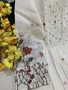 Magnifique ensemble Salwar Kameez en soie Chanderi lourde avec haut, pantalon et dupatta, entièrement brodé à la main, col entièrement orné, séchage rapide, idéal pour les soirées et occasions formelles pour femmes - Product Image 5