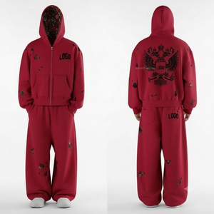 Sudadera con capucha y pantalones deportivos rojos con logo personalizado a la moda, de algodón 100% grueso de 400 GSM, para venta al por mayor. - Product Image 1