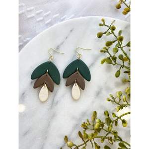 Stylish <b>Resin</b> <b>Earrings</b> Glossy Finish Modern Design Durable Luxury Fashion Accessories Designed Skilled Artisans Crystal Fashion - Product Image 4