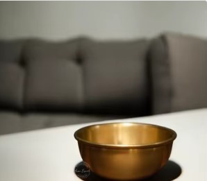 Bol décoratif de luxe, design asymétrique en forme de vague, finition extérieure noire mate, finition intérieure dorée, durable, élégant, accent de décoration pour la maison - Product Image 5