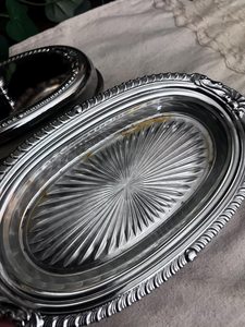 Vintage Oneida Silver Plated Butter Dish, lid and glass insert - Product Image 3