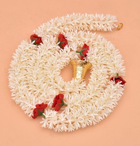 Guirlande de fleurs artificielles faites à la main de jasmin et de tubéreuse Rajnigandha pour mariages indiens, Diwali, Nikah, Pardha, décoration de toile de fond - Product Image 2
