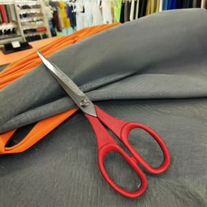 กรรไกรเย็บผ้า DIY แบบกำหนดเอง - ด้ามจับไนลอนโค้งตามหลักสรีรศาสตร์ ขอบเรียบ ใบมีดสแตนเลสญี่ปุ่น 420J2 ปลายแหลม กรรไกรแบบกลวง - Product Image 1