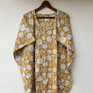 ชุดคลุมชายหาดลายสัตว์แบบใหม่ คอวี ปิดด้วยเชือกผูก ทรงปล่อยชายระบาย ผ้าฝ้ายอินเดียเนื้อนุ่ม แต่งลูกไม้ ยาวเต็มตัว สำหรับผู้หญิง - Product Image 1