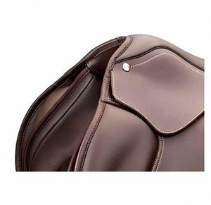 Silla de montar inglesa de cuero duradero de alta calidad para montar regularmente y entrenar caballos, silla de cuero suave a bajo precio. - Product Image 3